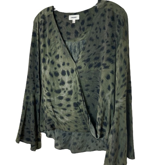 L'AGENCE Olive Leopard Print Blouse - Picture 6 of 16